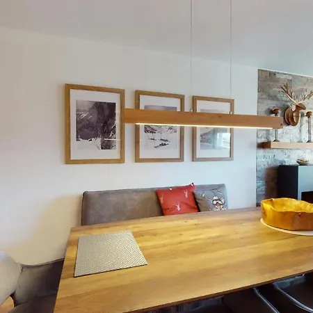 Abitaziun Lavinas 1 - Celerina Lejlighed